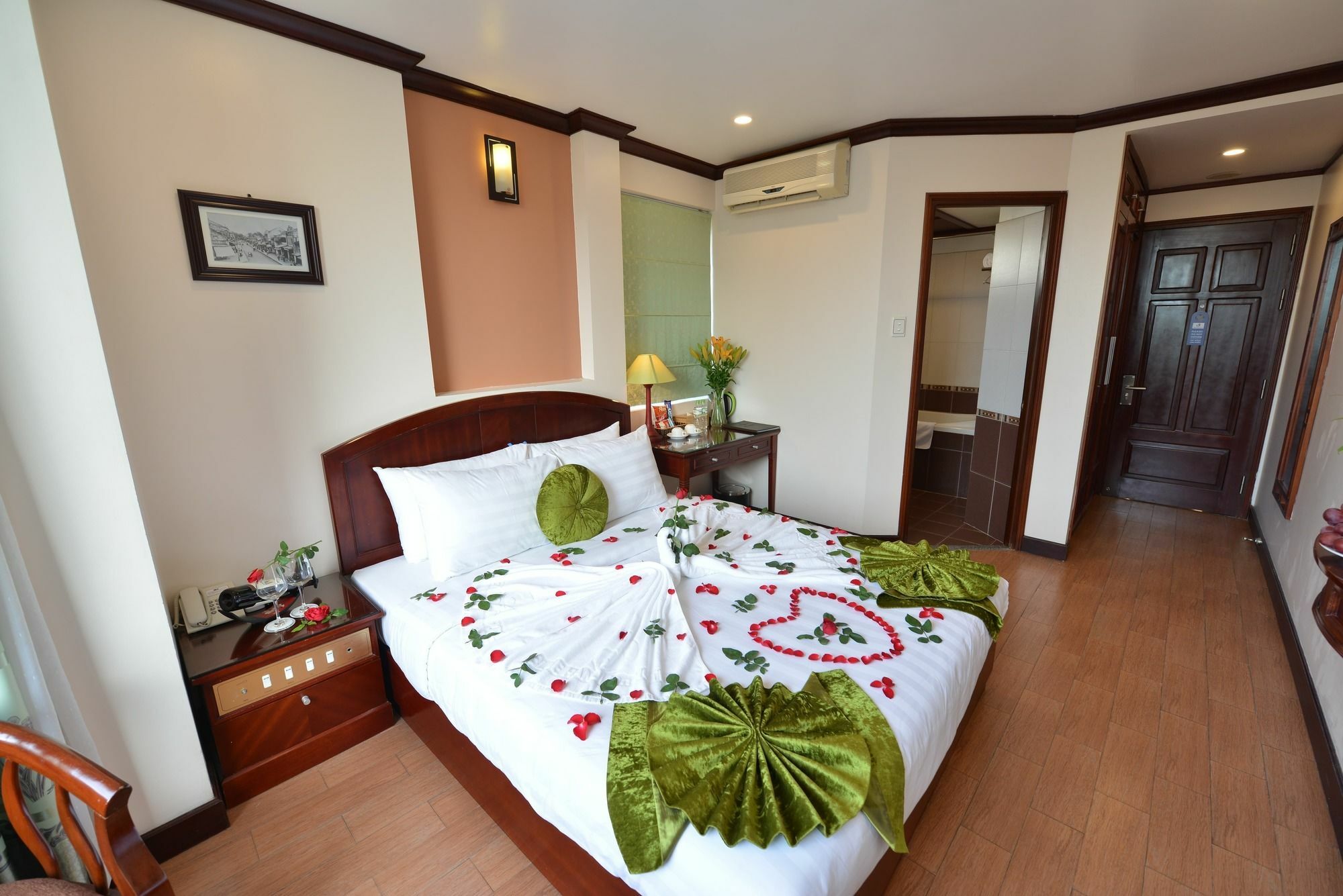 Blue Hanoi Inn Legend Hotel エクステリア 写真