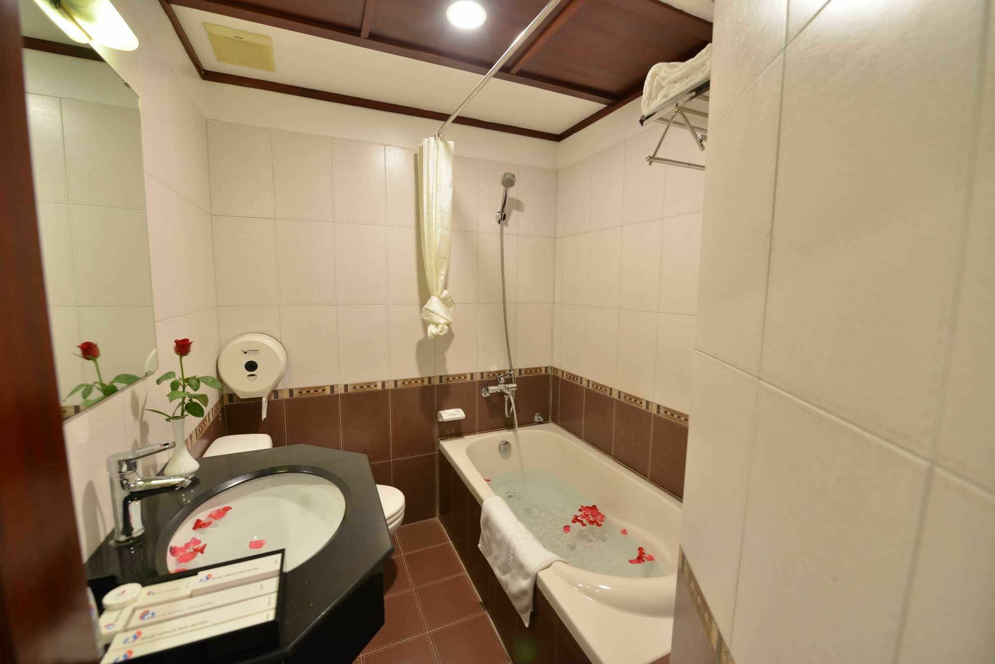 Blue Hanoi Inn Legend Hotel エクステリア 写真