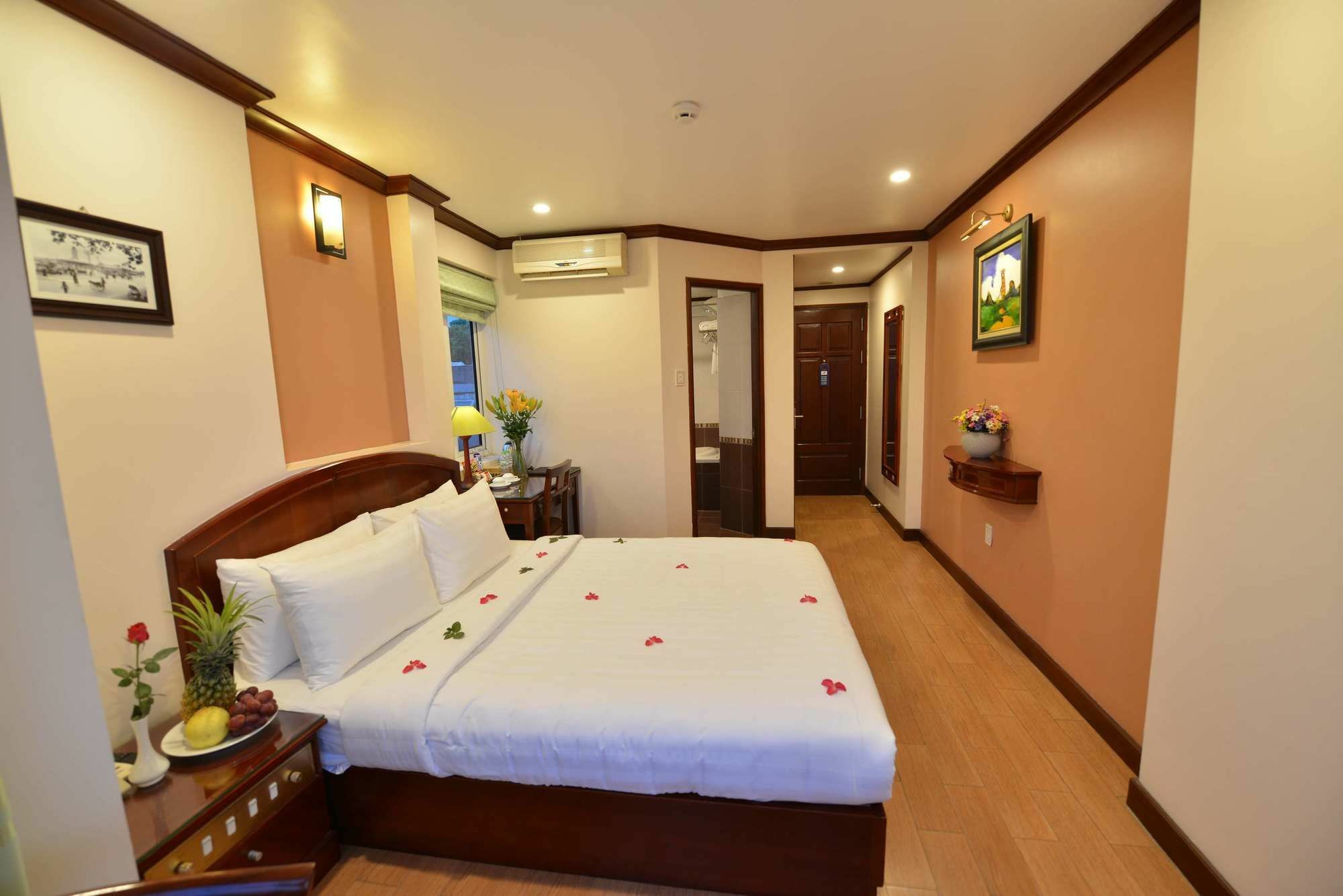 Blue Hanoi Inn Legend Hotel エクステリア 写真