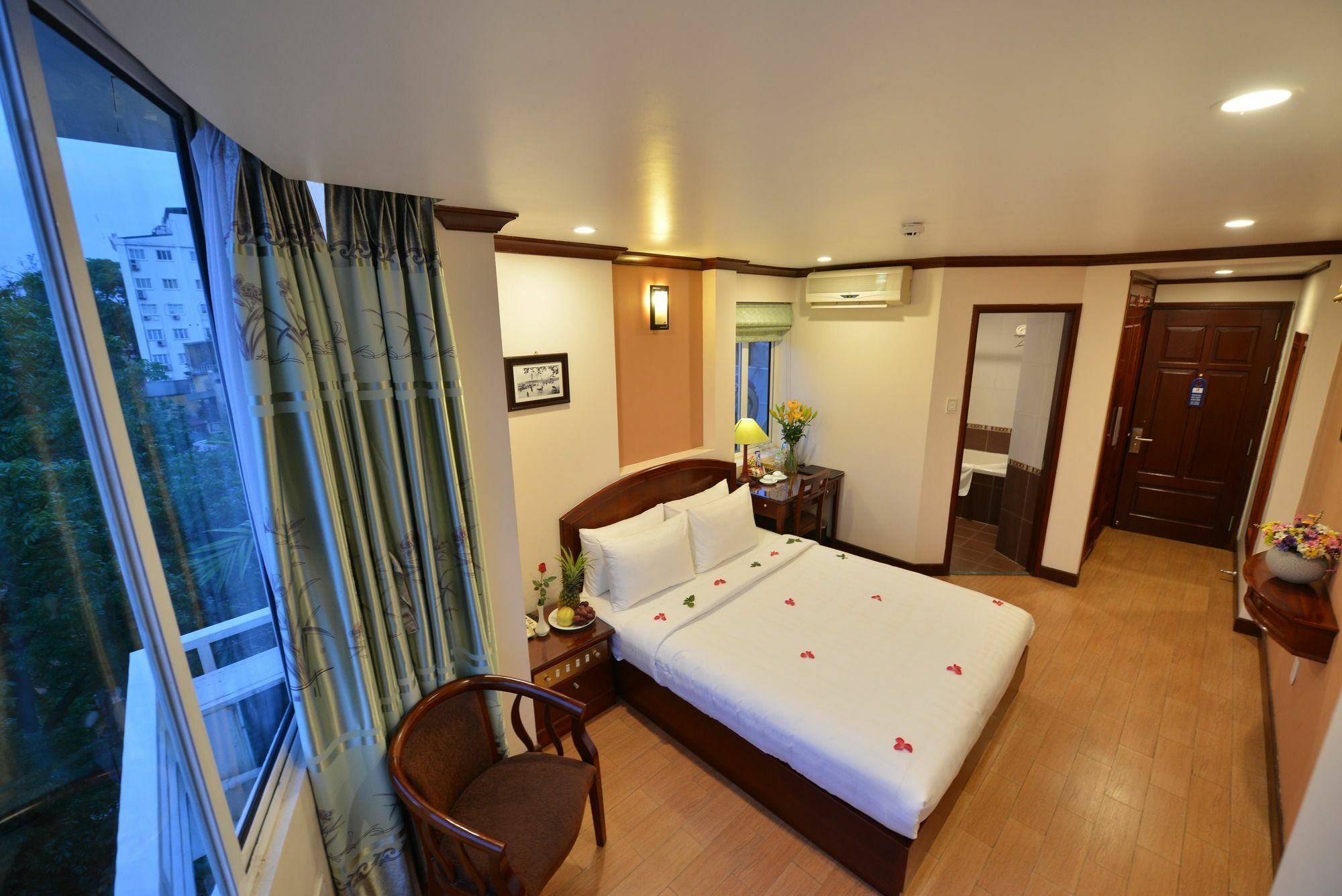 Blue Hanoi Inn Legend Hotel エクステリア 写真